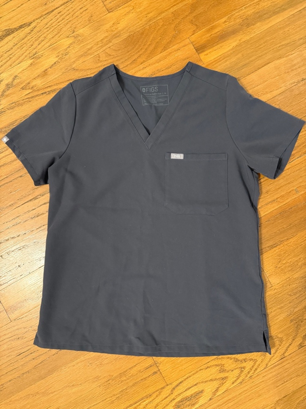 Figs Catarina One-Pocket Scrub Top ~  Charcoal